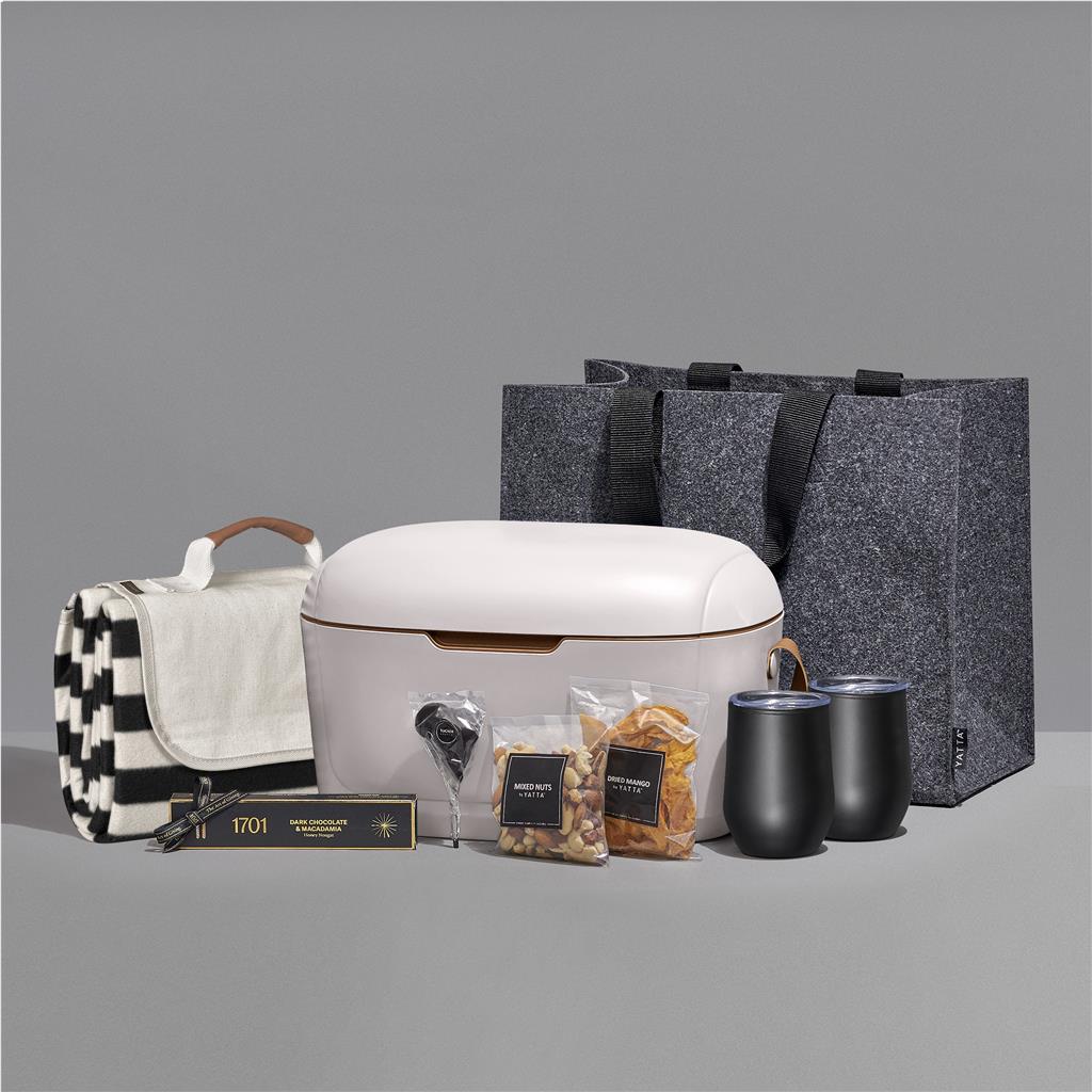Outdoor Indulgence Hamper